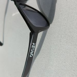 Oakley frogskins sunglasses very good condition ,no case